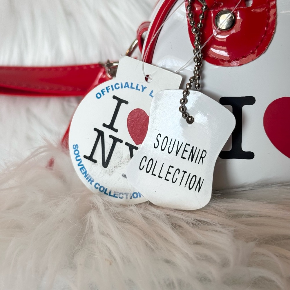 NWT I Love NY Mini Purse Bag - Picture 3 of 10
